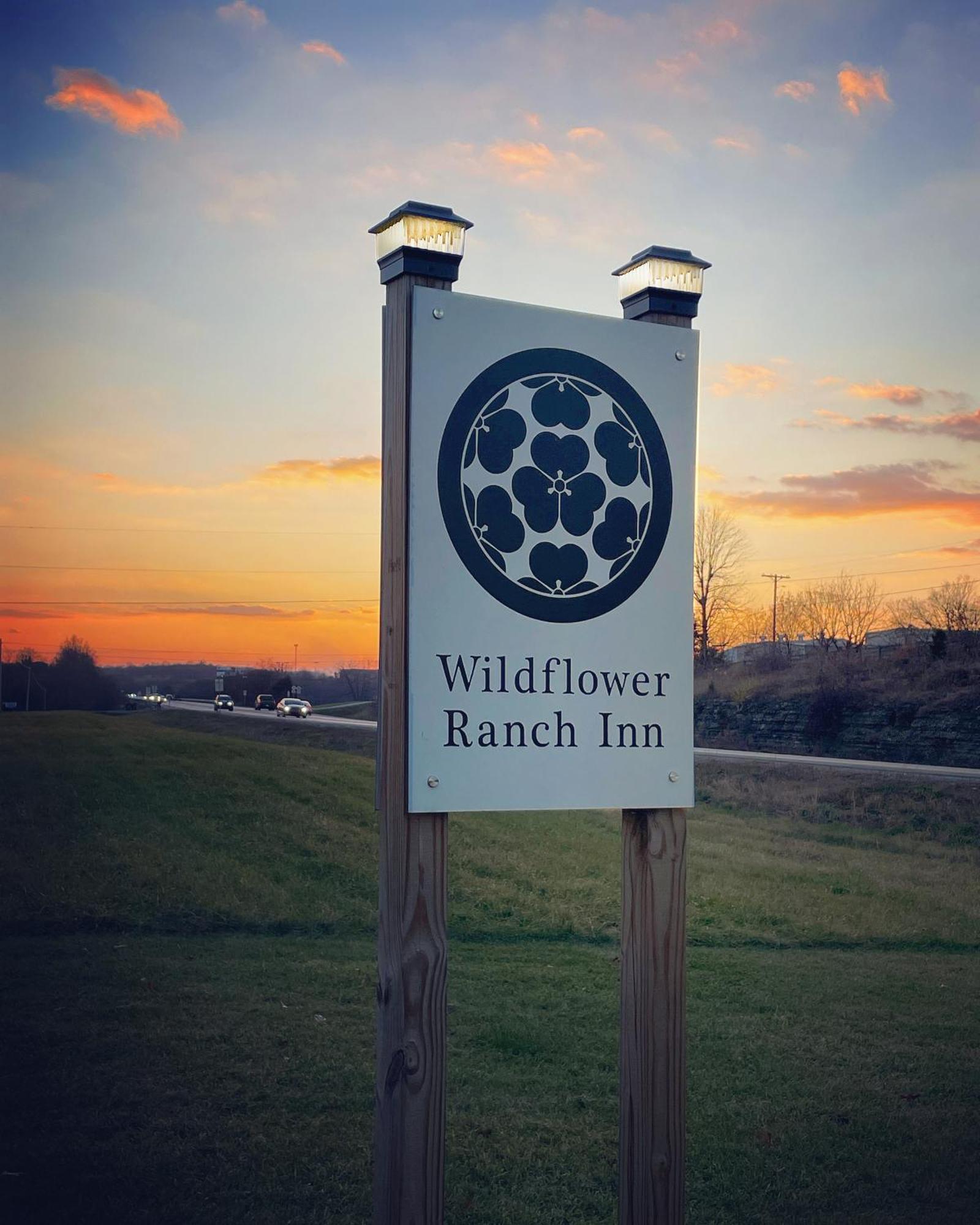 Wildflower Ranch Inn Springfield ภายนอก รูปภาพ